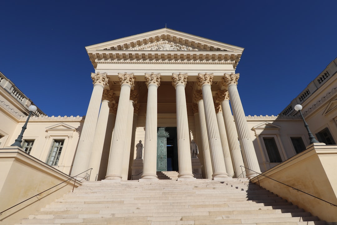 Photo Lawyer, Courtroom